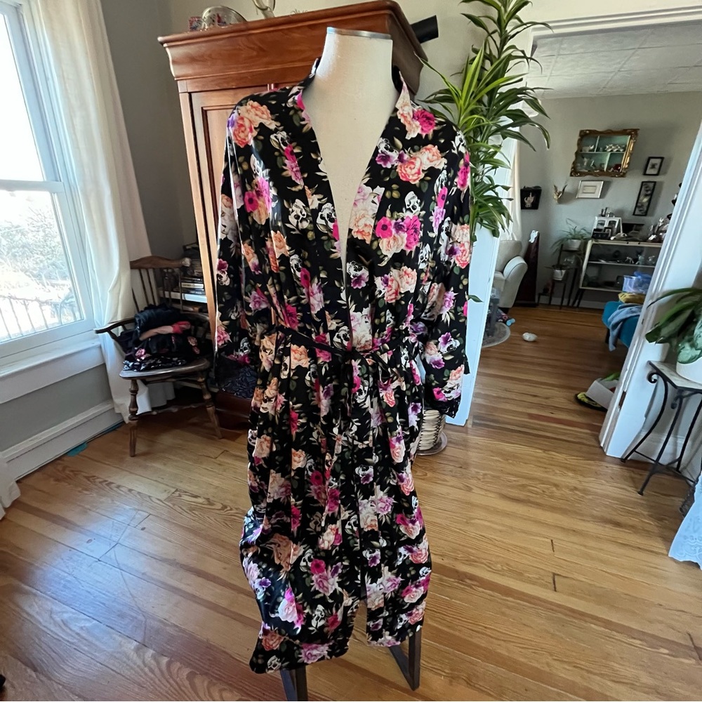 NWOT satin and lace skull robe